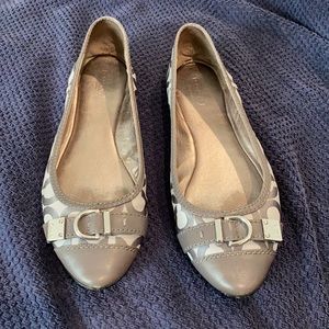 Used Authentic Coach flats